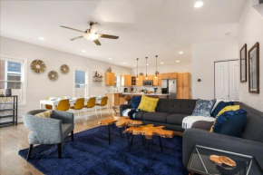 Trendy Upscale Highlands Home 4 bedrooms Sleeps 10